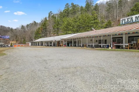 5262-5264 Us 74 Highway W Whittier NC 28789