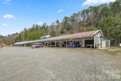 5262-5264 Us 74 Highway W Whittier NC 28789