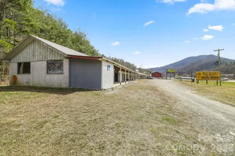 5262-5264 Us 74 Highway W Whittier NC 28789