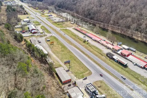 5262-5264 Us 74 Highway W Whittier NC 28789