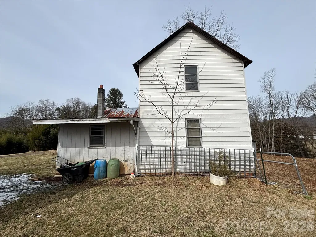 101 Knight Drive Clyde NC 28721