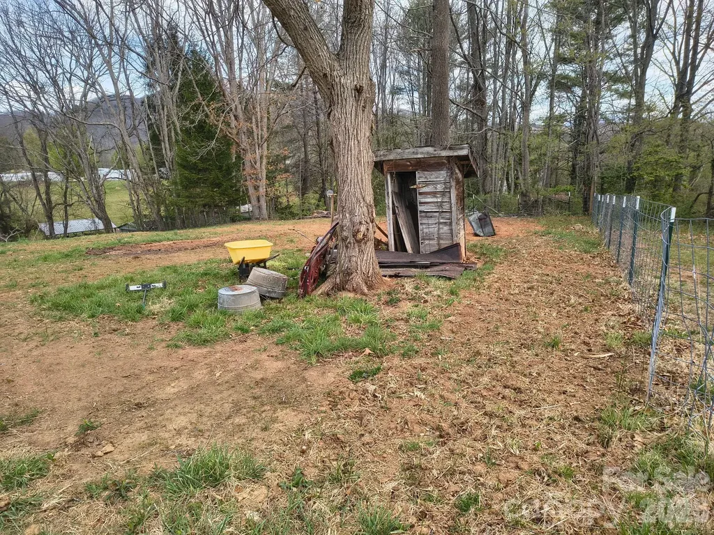 101 Knight Drive Clyde NC 28721