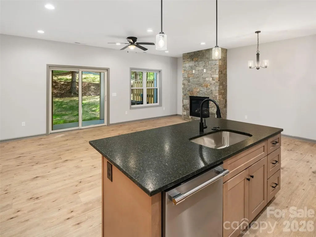 100 Red Twig Lane Burnsville NC 28704
