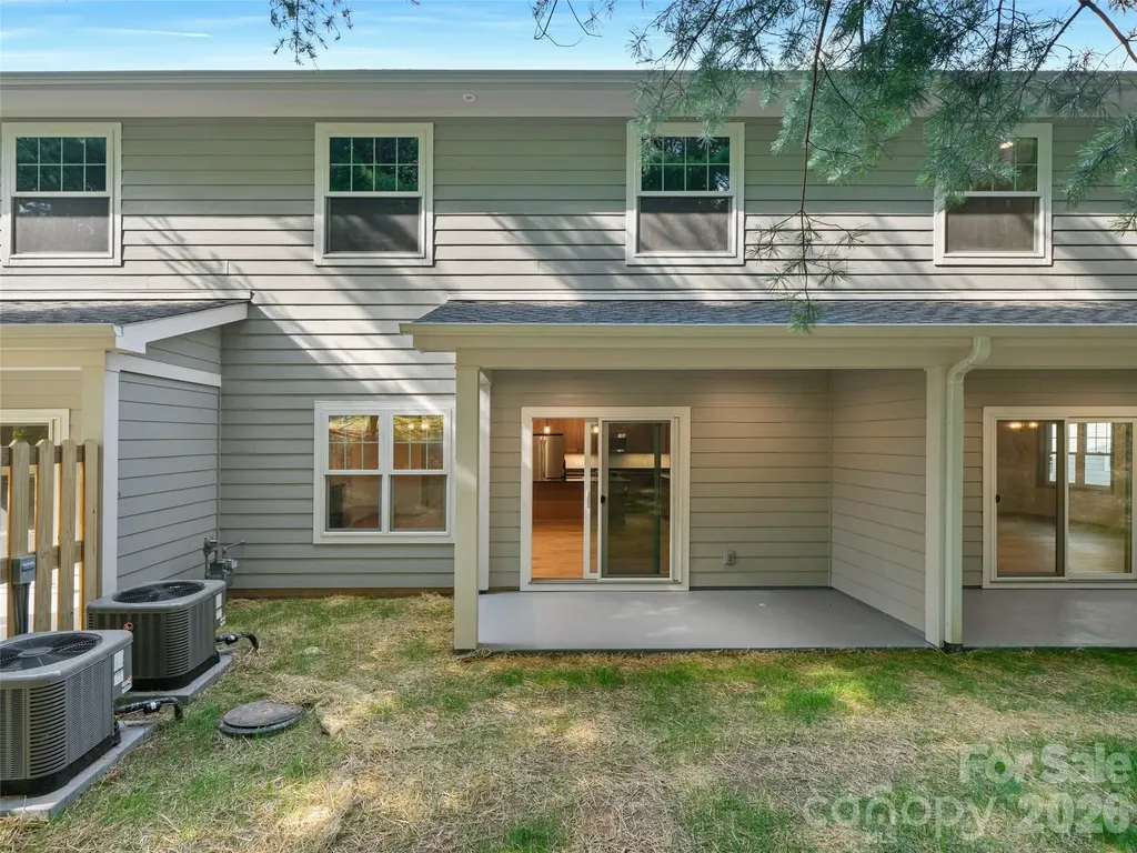 100 Red Twig Lane Burnsville NC 28704