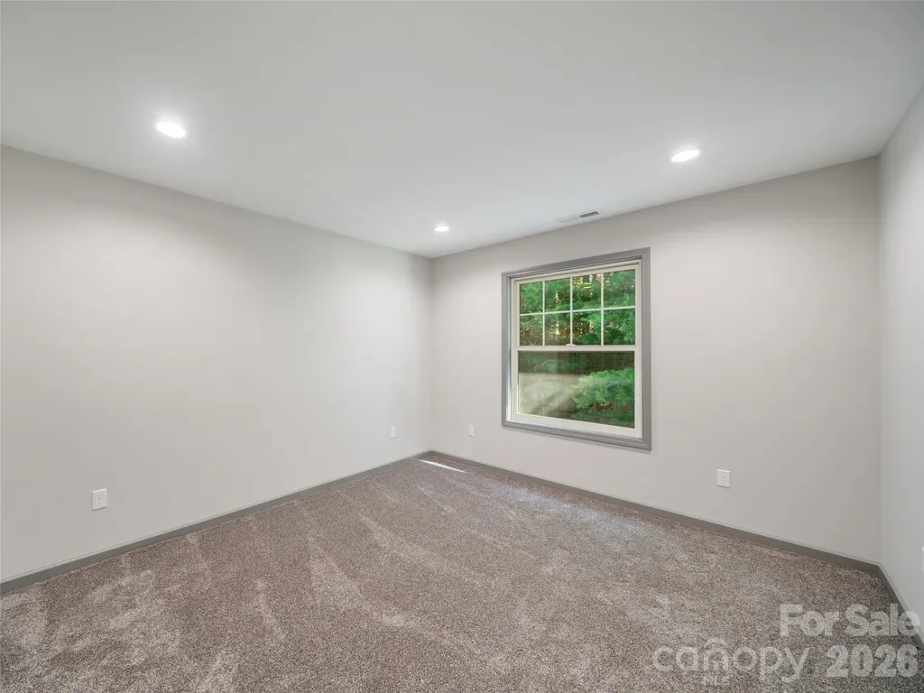 100 Red Twig Lane Burnsville NC 28704