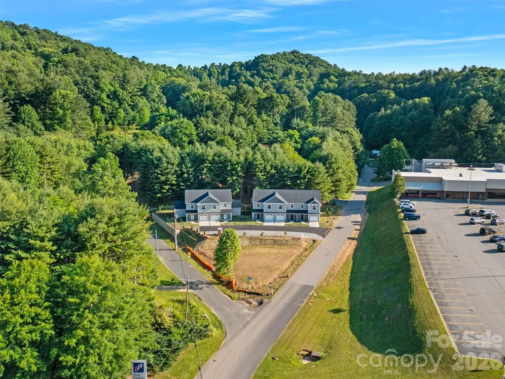 100 Red Twig Lane Burnsville NC 28714