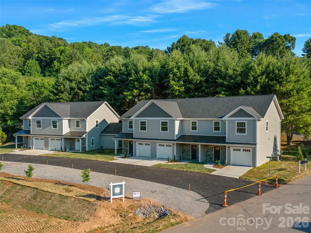 100 Red Twig Lane Burnsville NC 28714