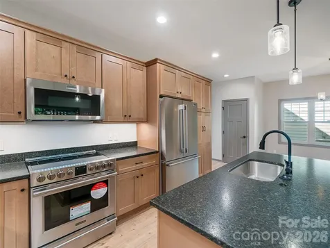 100 Red Twig Lane Burnsville NC 28714