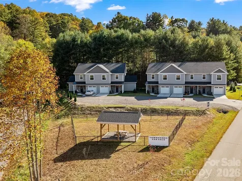 100 Red Twig Lane Burnsville NC 28714