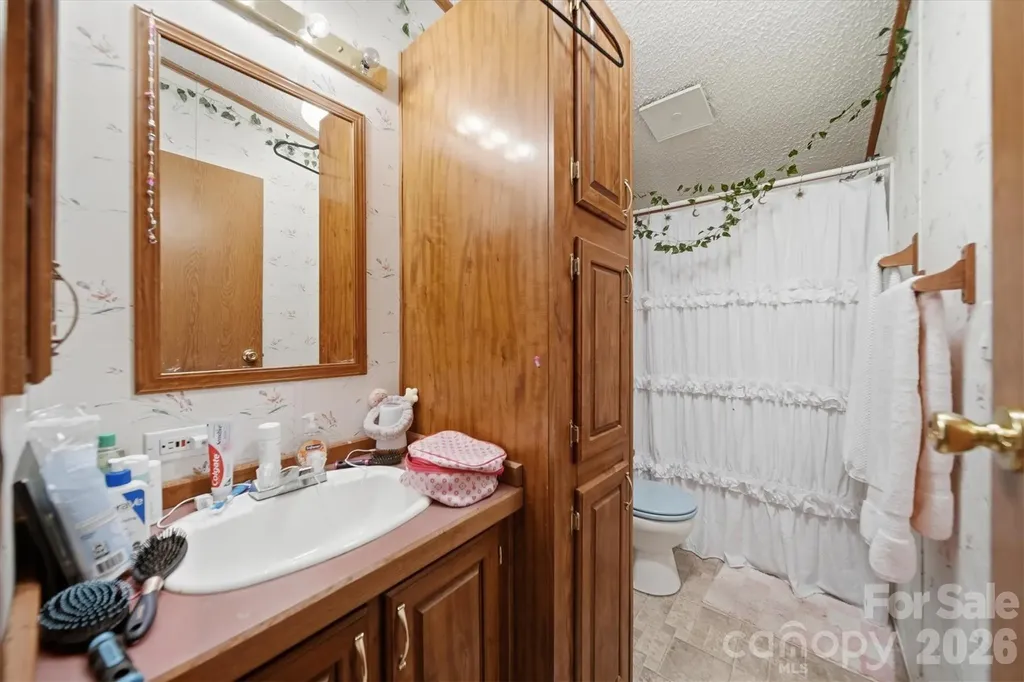 107 10th Street NE Hildebran NC 28637