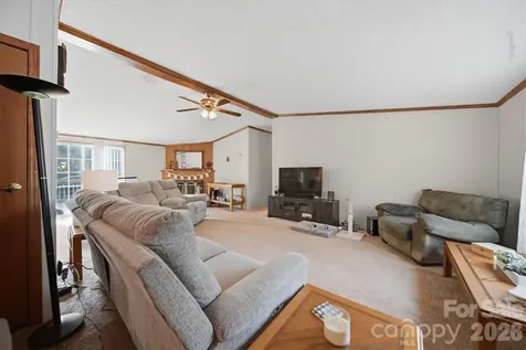 107 10th Street NE Hildebran NC 28637