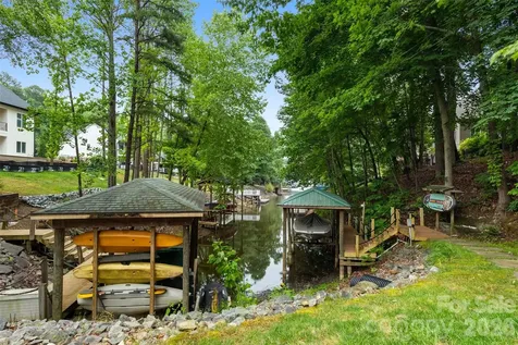 105 Ridge Top Road Mooresville NC 28117