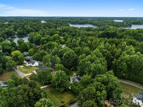 105 Ridge Top Road Mooresville NC 28117