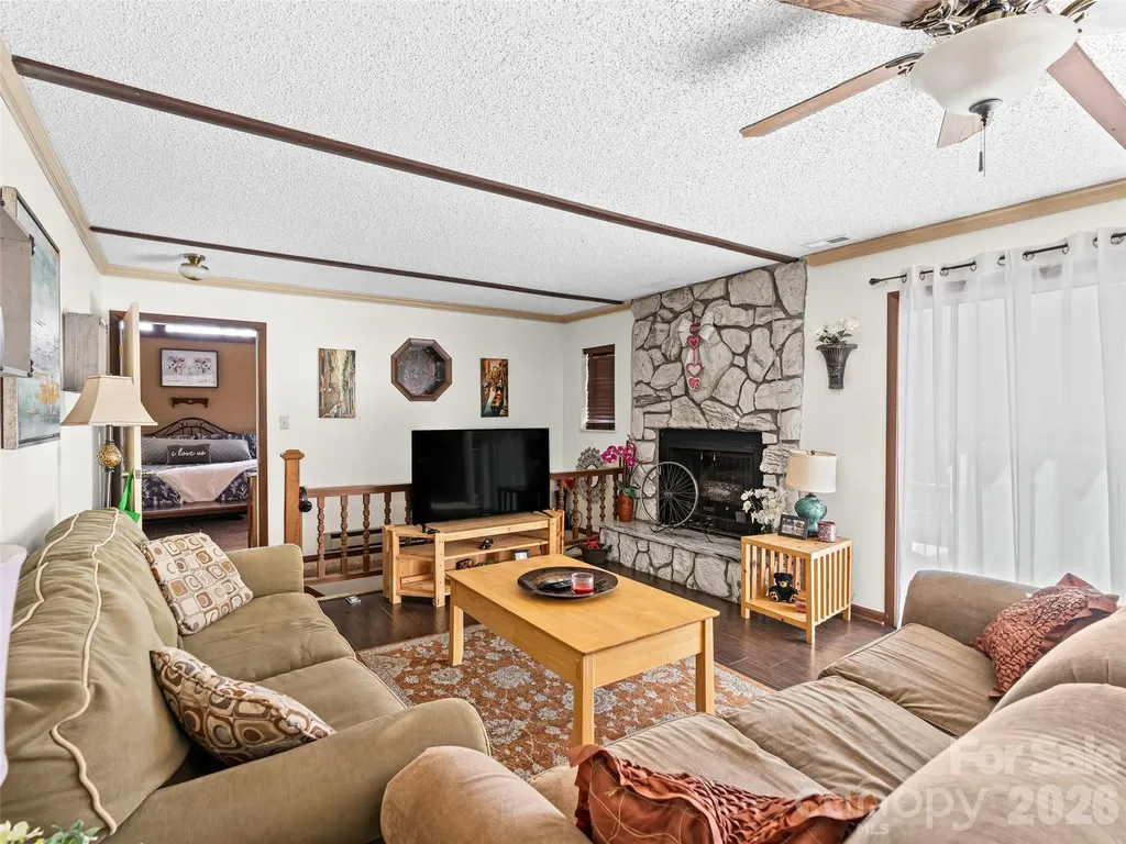 174 Pleasant Ridge Maggie Valley NC 28751