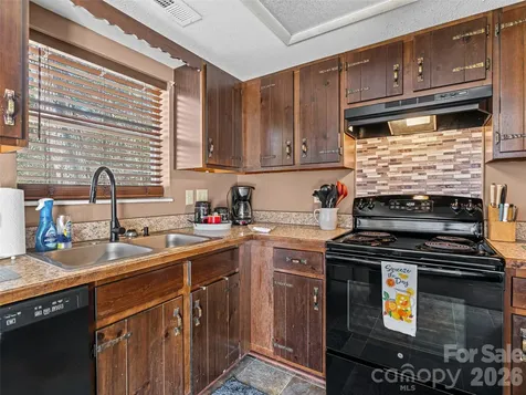174 Pleasant Ridge Maggie Valley NC 28751