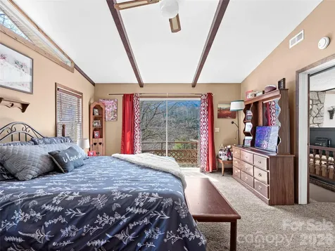 174 Pleasant Ridge Maggie Valley NC 28751