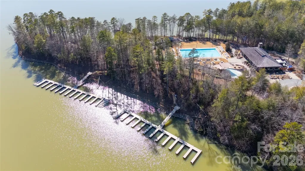 2004 Fergusons Folly Drive Nebo NC 28761
