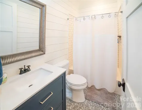 2004 Fergusons Folly Drive Nebo NC 28761