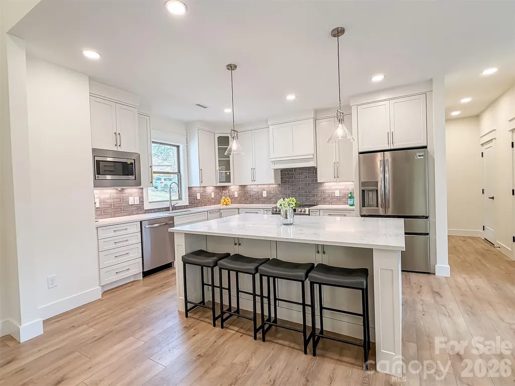 1322 Kensington Circle Newton NC 28658