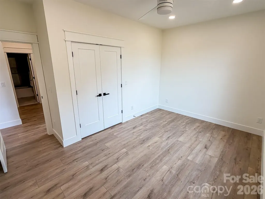 1322 Kensington Circle Newton NC 28658
