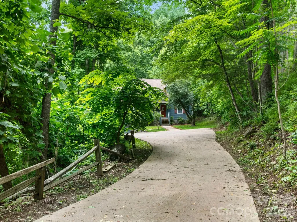 44 Leisure Mountain Road Asheville NC 28804