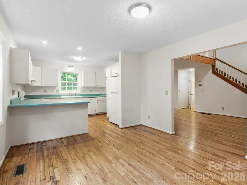 44 Leisure Mountain Road Asheville NC 28804