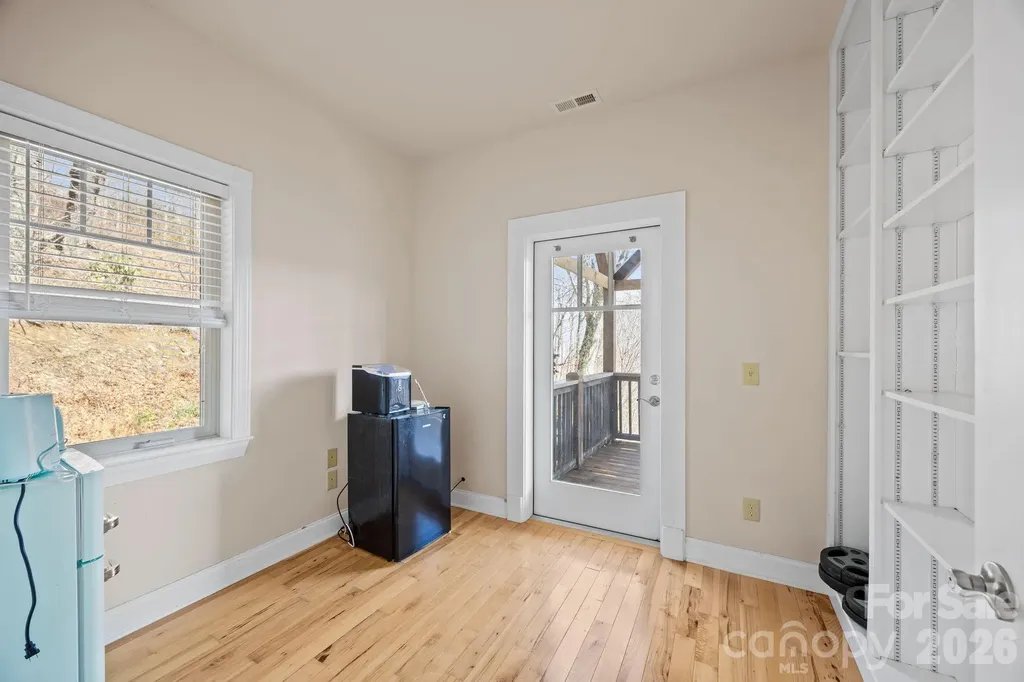 5 Lila Lane Clyde NC 28721