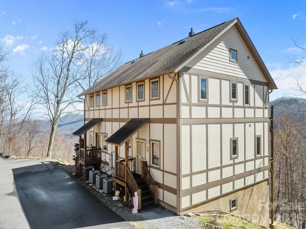 5 Lila Lane Clyde NC 28721