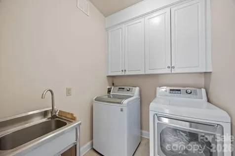 5 Lila Lane Clyde NC 28721