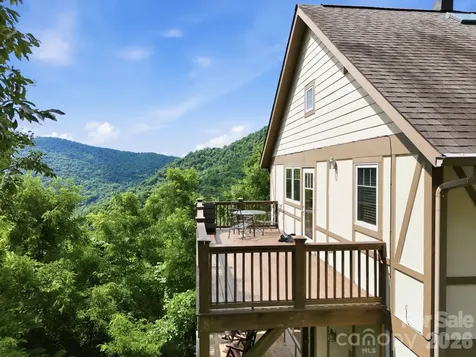 5 Lila Lane Clyde NC 28721