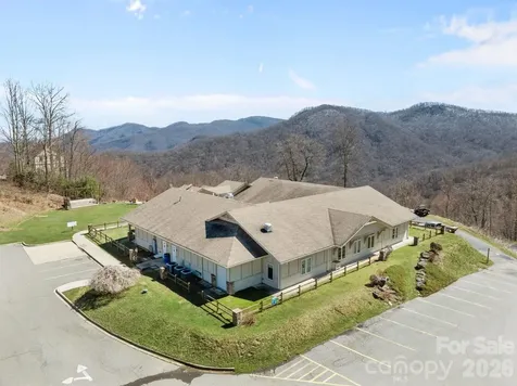 5 Lila Lane Clyde NC 28721