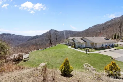 5 Lila Lane Clyde NC 28721