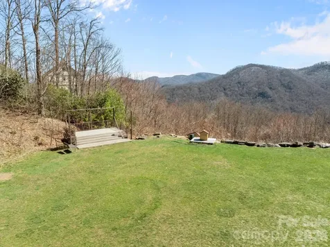 5 Lila Lane Clyde NC 28721