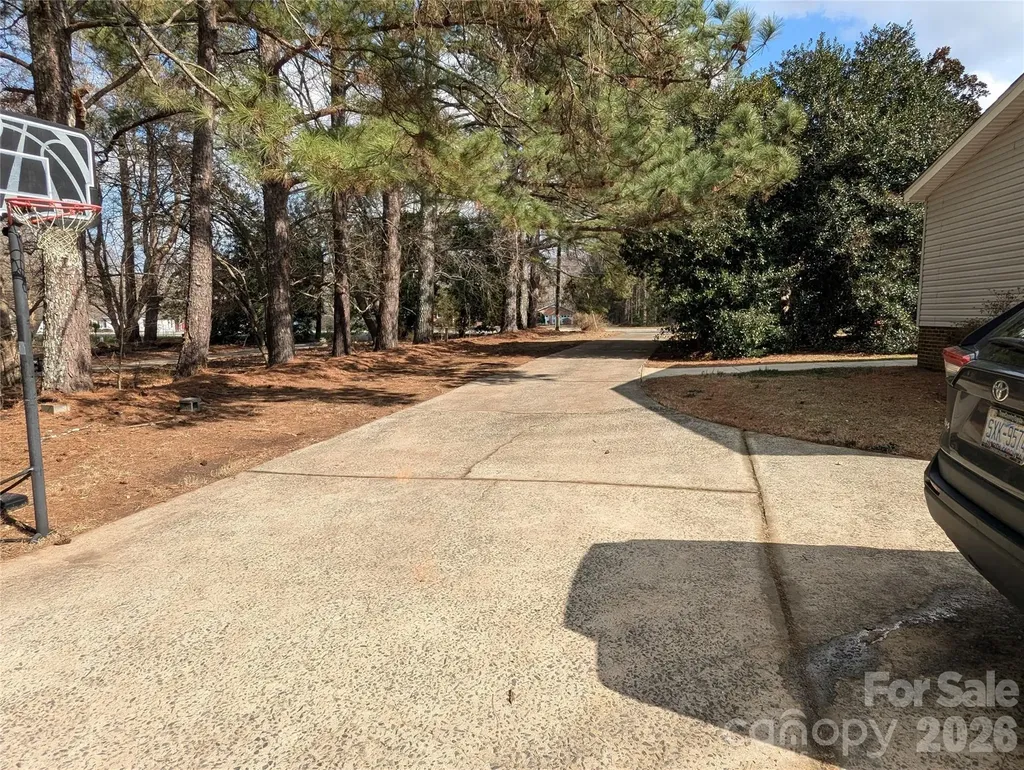6846 Potter Road Matthews NC 28104