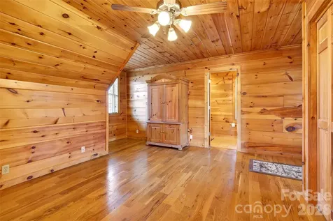 28 Outback Trail Nebo NC 28761