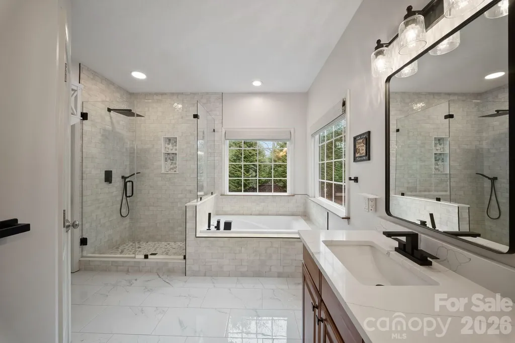 21 Hope Road Weaverville NC 28787