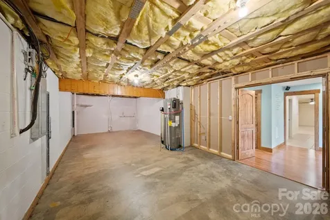 21 Hope Road Weaverville NC 28787
