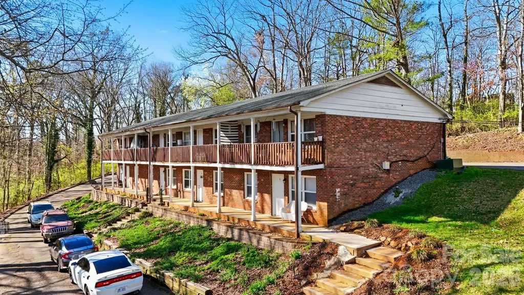 1075 7th Avenue NW Hickory NC 28601
