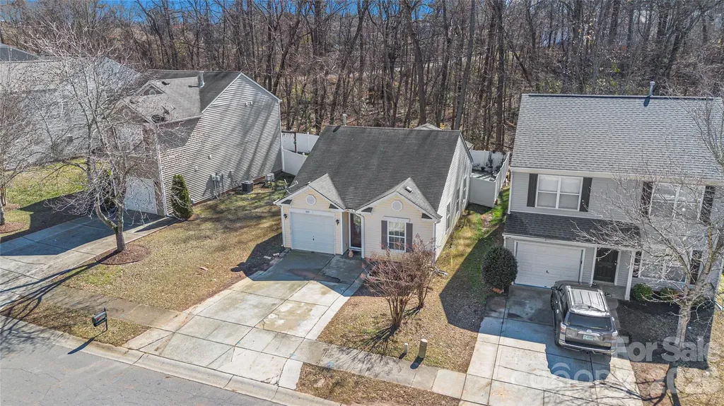 1031 Allegiance Drive Charlotte NC 28217