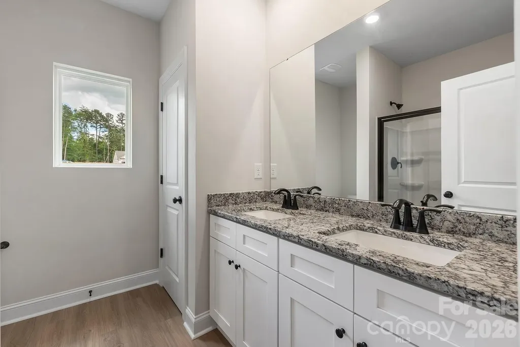 6738 Fairford Drive Charlotte NC 28215