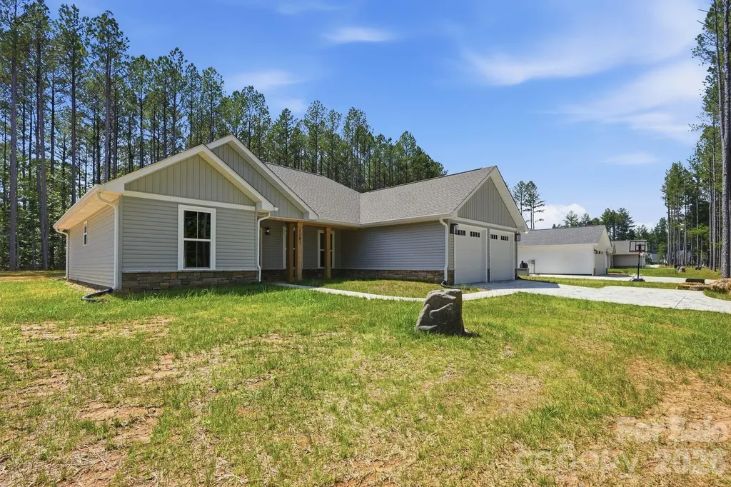 2287 Lee Lawing Road Lincolnton NC 28092
