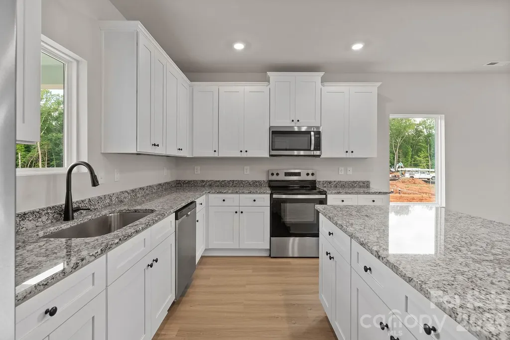 6734 Fairford Drive Charlotte NC 28215