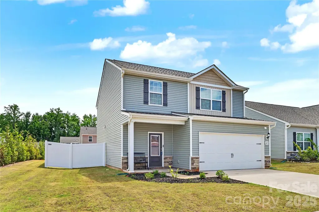2215 Transatlantic Avenue Charlotte NC 28215