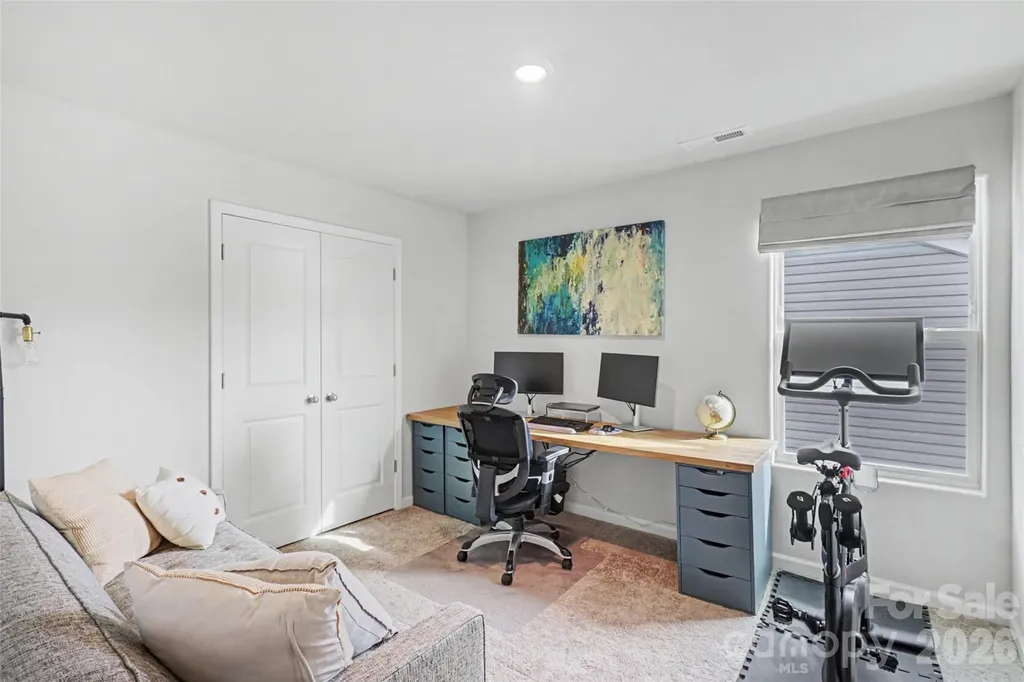 2215 Transatlantic Avenue Charlotte NC 28215