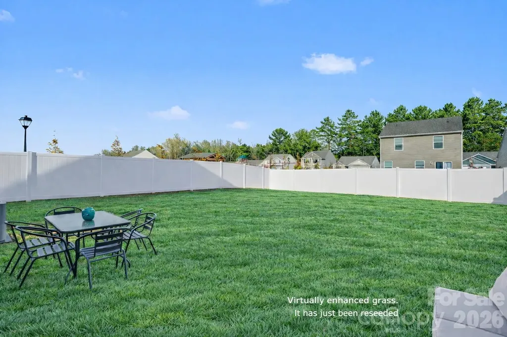 2215 Transatlantic Avenue Charlotte NC 28215