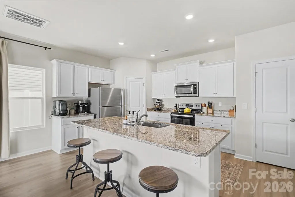 2215 Transatlantic Avenue Charlotte NC 28215