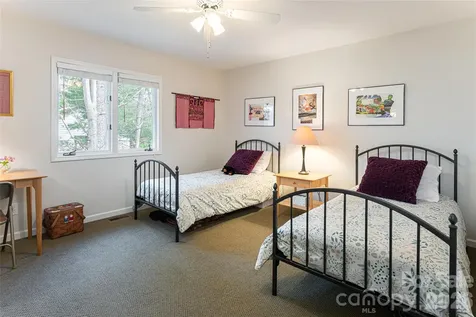 168 Skyview Circle Asheville NC 28804
