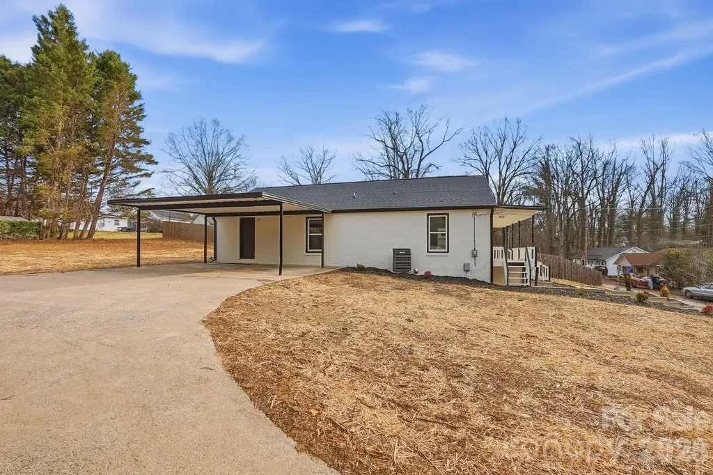 212 Pethel Street Kannapolis NC 28081