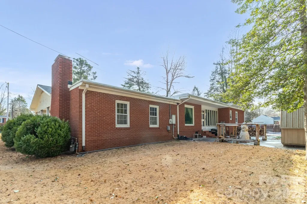305 Hilltop Drive Lexington NC 27292