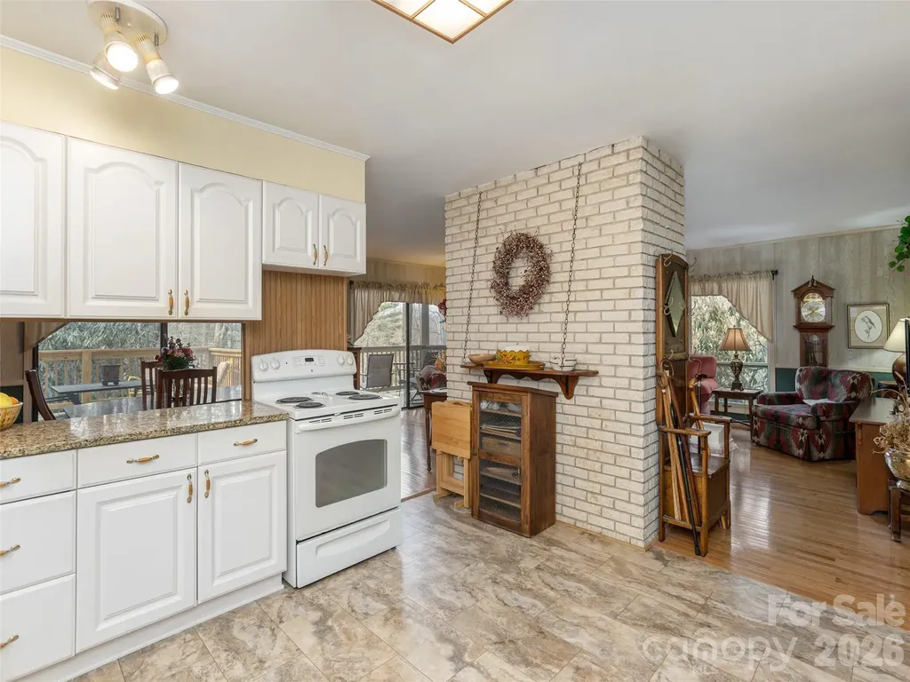 227 Sky Lake Drive Hendersonville NC 28739
